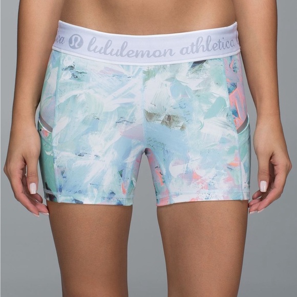 Lululemon women’s what the sport full luxtreme colorful shorts in size US 6 - Picture 1 of 10
